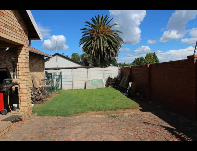 3 BEDROOM PROPERTY TO RENT IN RYNSOORD